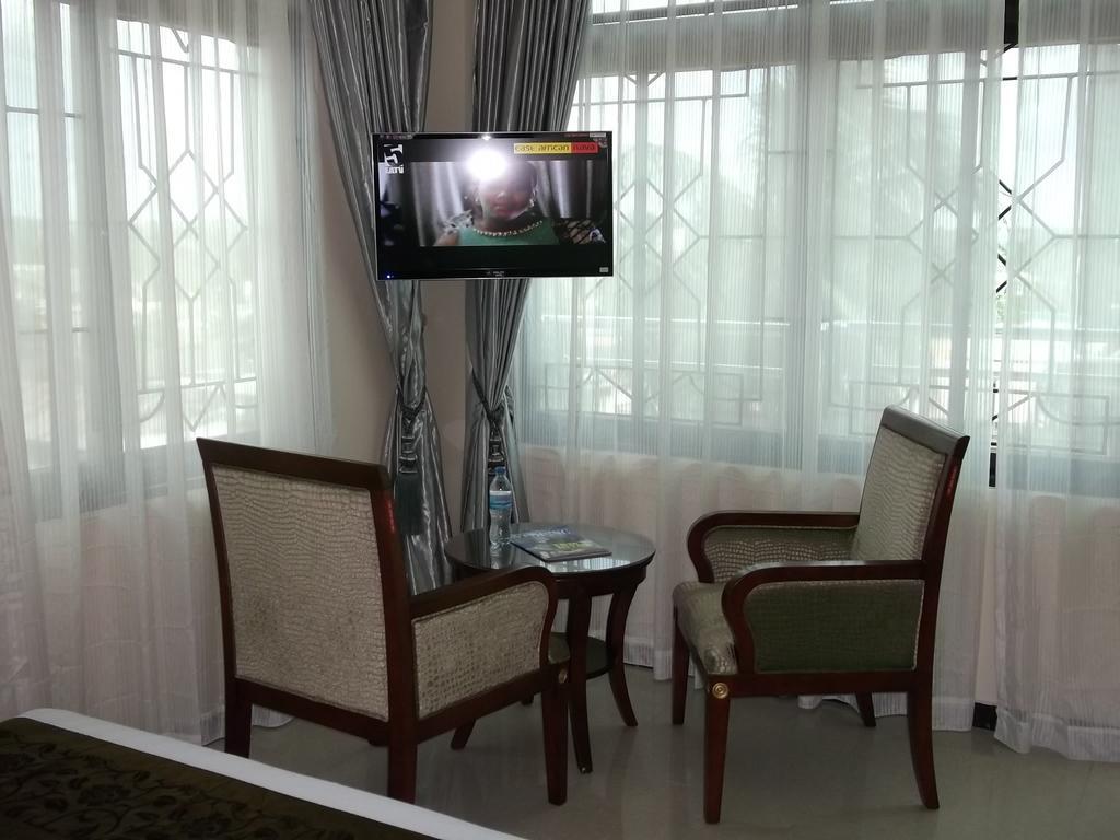 Star City Hotel Dar es Salaam Quarto foto